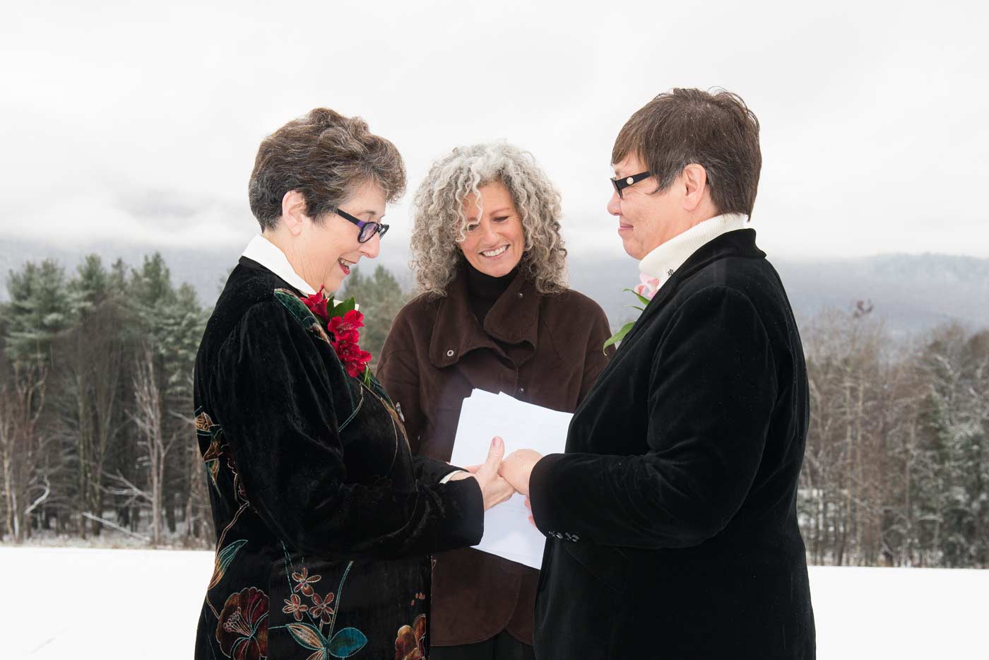 Mitzi McInnis Wedding Officiant